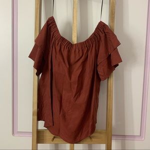 Off shoulders shirt